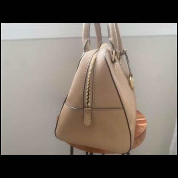 Michael Kors purse - Picture 2 of 6